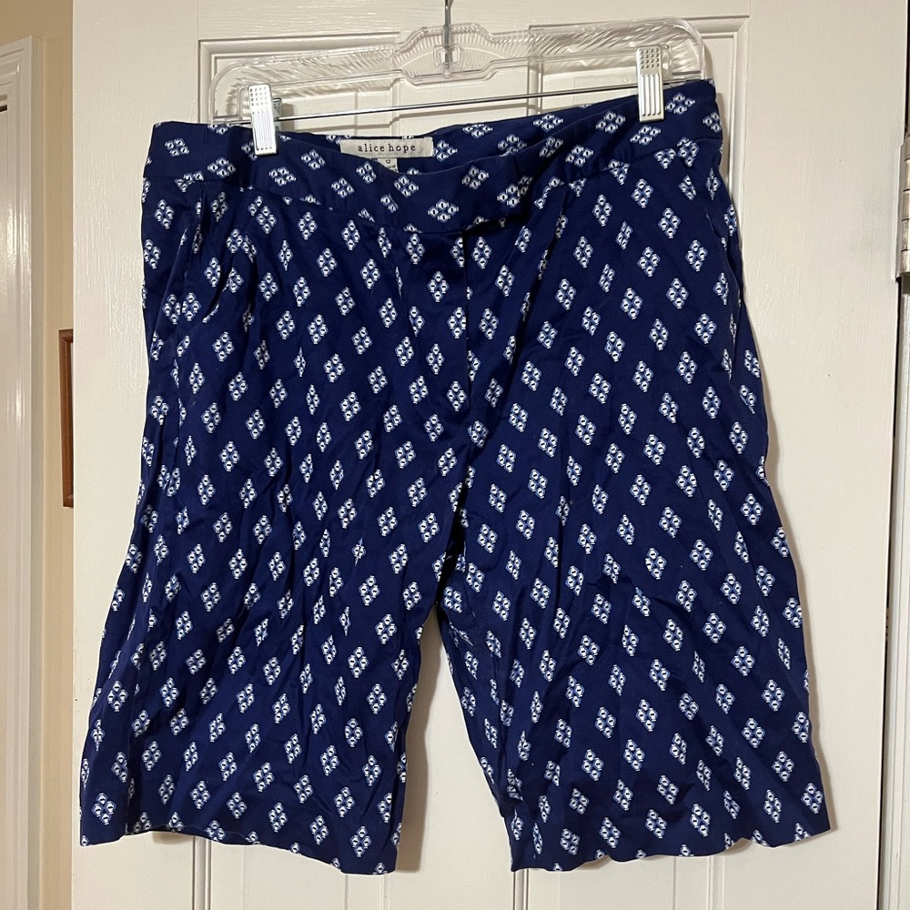 Alice Hope navy blue and white Bermuda shorts size 12